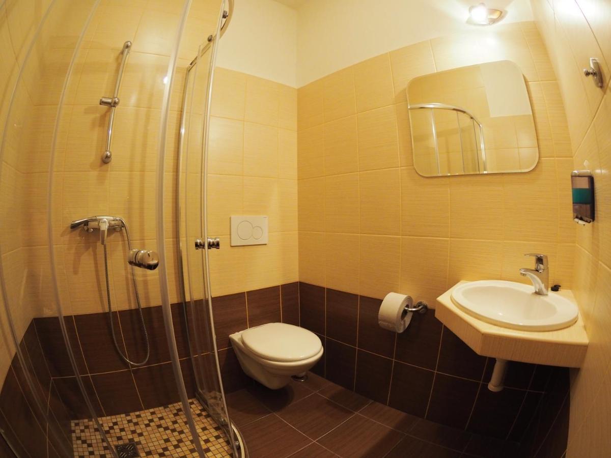 Hotel Britannia Vsetín Kültér fotó