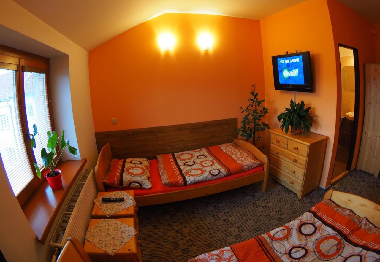Hotel Britannia Vsetín Kültér fotó